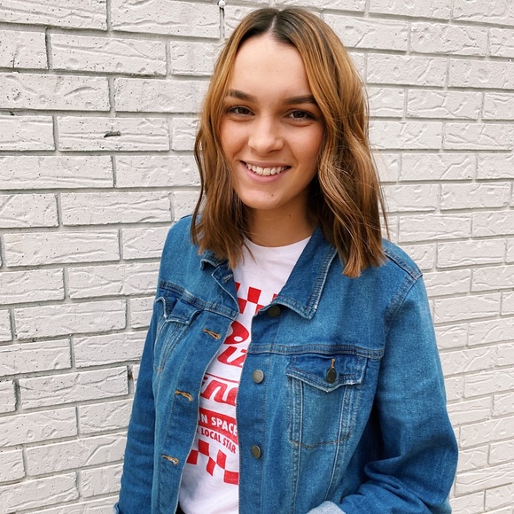 Meet your Posher, Kaitlyn - Picture 2 of 3